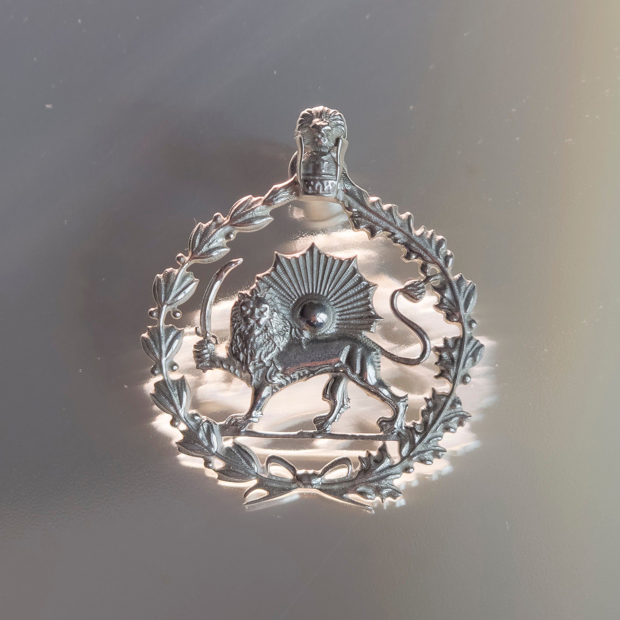 Lion and Sun Pin