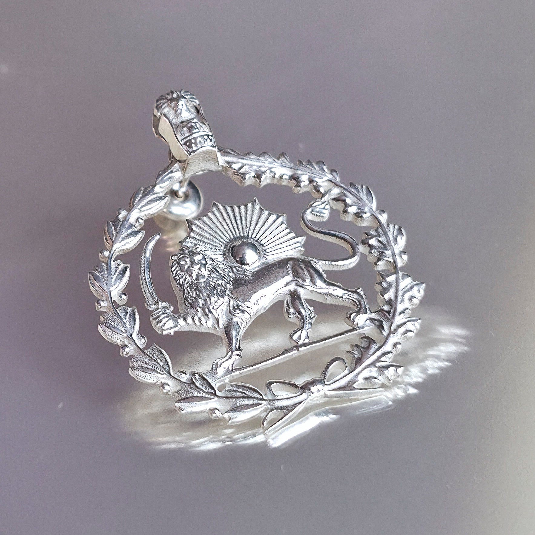 Lion and Sun Pin